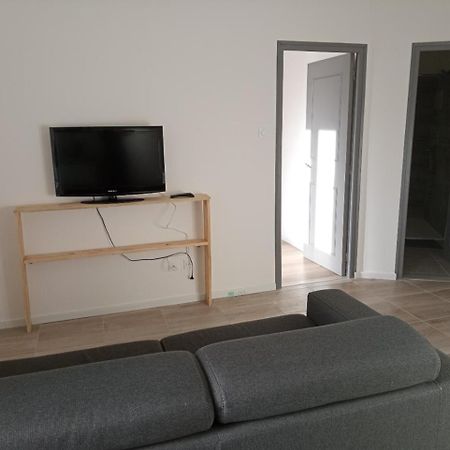 Appart Proche Toutes Commodites Souvigny Dış mekan fotoğraf