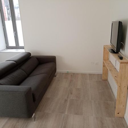 Appart Proche Toutes Commodites Souvigny Dış mekan fotoğraf